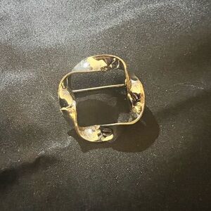 Silver plated Twisted Circle Pin